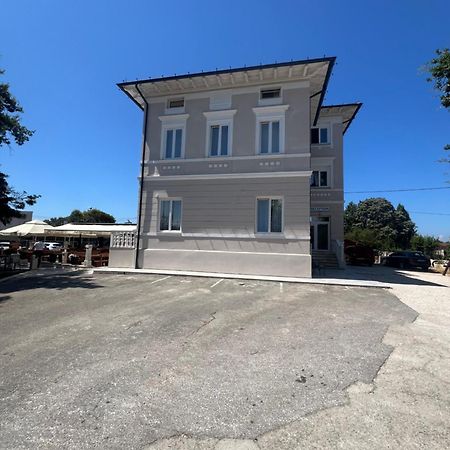 Hostel San Valentino Bašanija Buitenkant foto