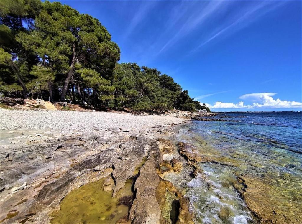 Hostel San Valentino Bašanija Buitenkant foto