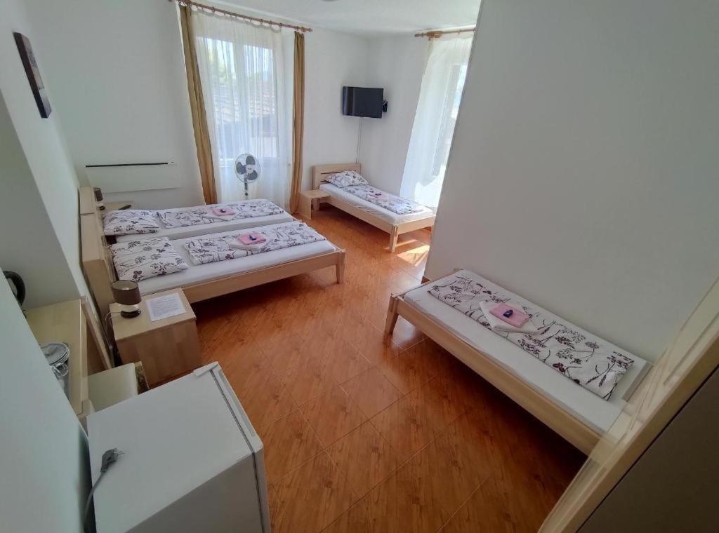 Hostel San Valentino Bašanija Buitenkant foto